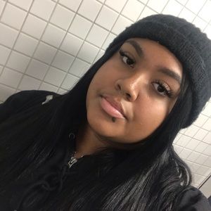 Meet your Posher, Denyel